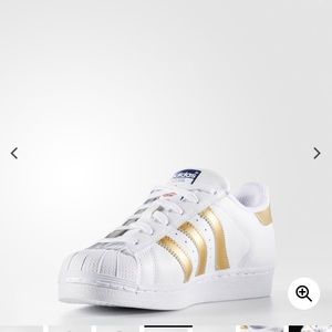 White and gold superstars